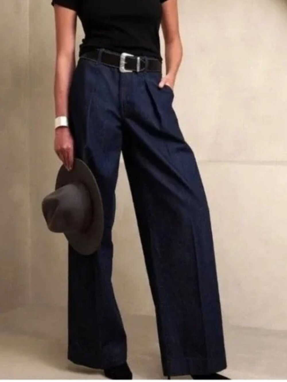 Banana Republic High Rise Relaxed Wide Leg Premium Denim Size 26 Long In Navy - Picture 2 of 7
